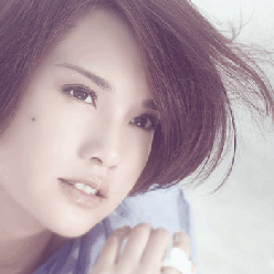 レイニー・ヤンさんのプロフィールページ