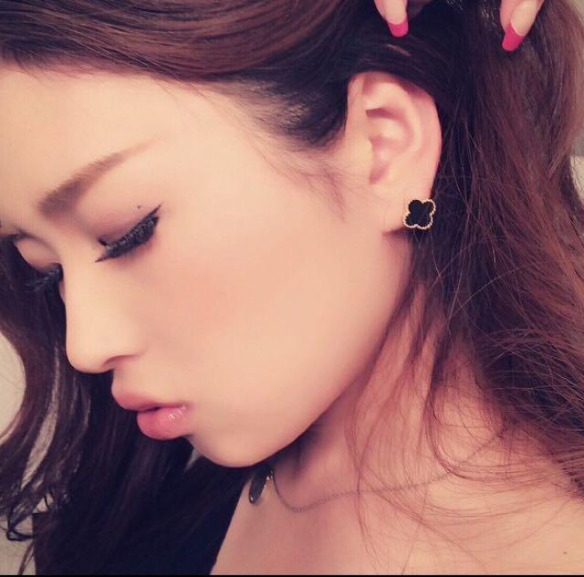 ALEXIA STAM 荒木さやかちゃん着用ビキニ 荒木さやか、イビサで美ボディ解放 世界が注目する“究極のリゾート”の