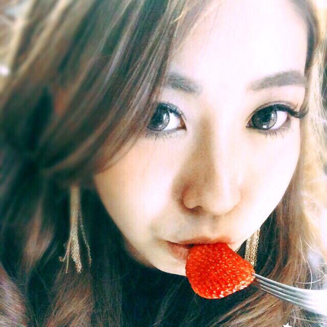 AYA.