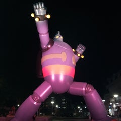 ジョルジュ・イグレックのプロフィール