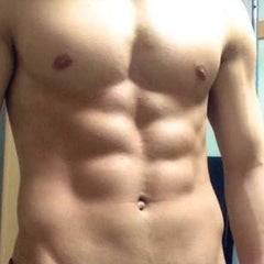 日本人は全員腹筋が割れている 体脂肪率23 のぶよぶよお腹だった僕が たった1ヶ月で綺麗なシックスパックを手に入れ 海で女子からの注目の的になった極秘術