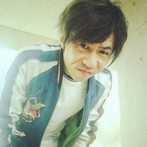 けん