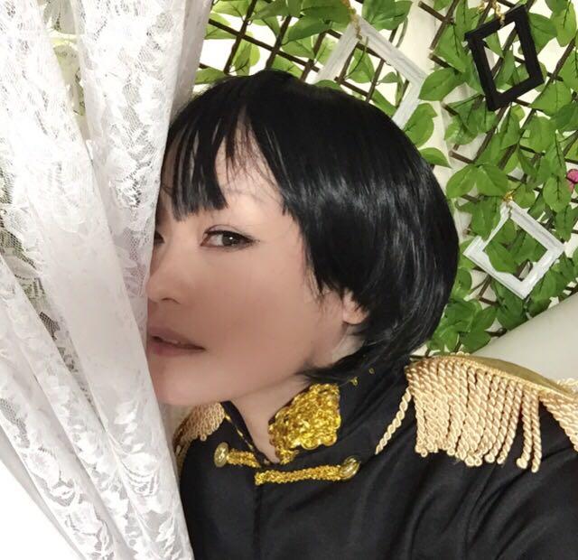 にゃんこ耳 三味線弾いて小鼓打てる花魁パフォーマー