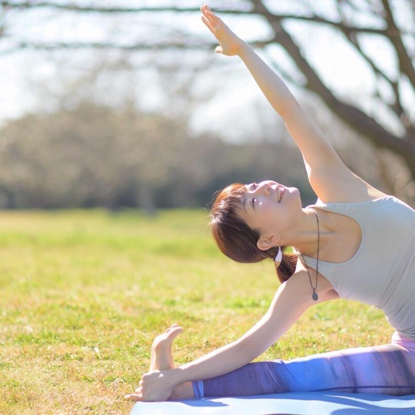 愛してないわけ無いけどさ おうちでオンラインヨガ 社員を健康にする出張オフィスヨガ ヨガインストラクター ヨガライター関 翔子 千葉 東京