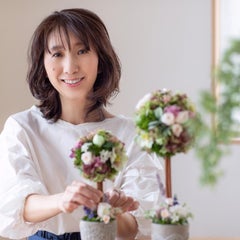 フラワーデザイナー神作陽子（かみさくようこ）のプロフィール