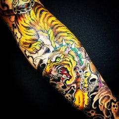 百獣の王ライオンにクラウンのタトゥー 千葉市の幕張エリアにあるfree Z Tattooのブログ 百獣の王ライオンにクラウンのタトゥー 千葉市の幕張エリアにあるfree Z Tattooのブログ