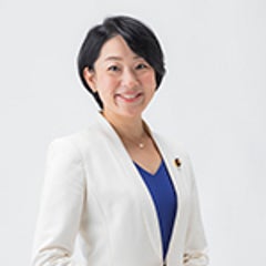 平山佐知子のプロフィール