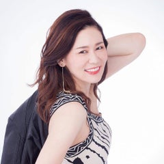 鈴木亜子(彩乎)　Ako Hodgeのプロフィール