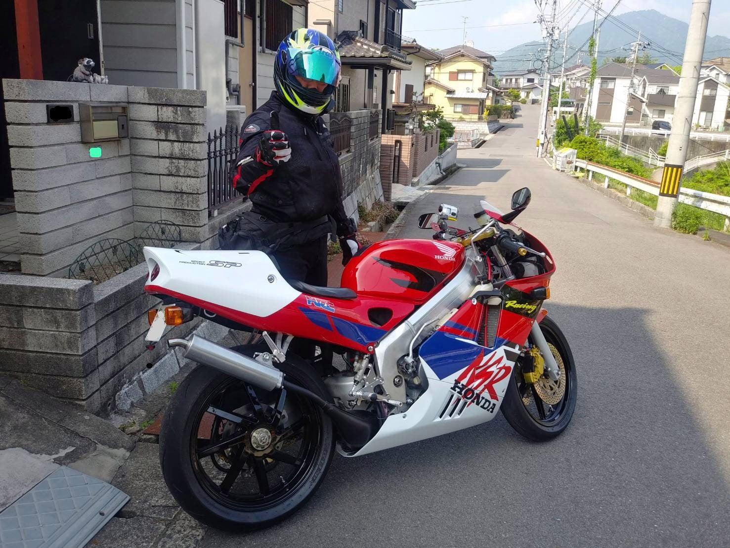 コルトのリア右ドアガラス取付部破損し脱落・・・そしてＮＳＲで夕駆け!! | hide139のバイクと趣味のブログ