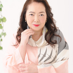 国際ジャーナリスト＆カウンセラー　近衛麗衣のプロフィール