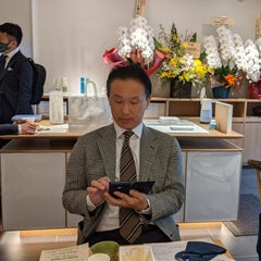 日本初上陸！「NES」をあやつる"セラピスト″のプロフィール