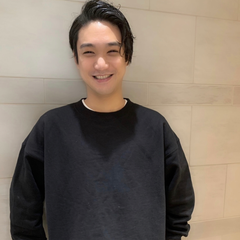 自分にマルをあげたくなるヘアに。　　　美容師　小室裕介のプロフィール