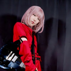 シンガーソングライターsariのプロフィール