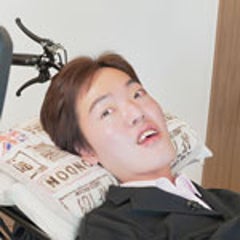 寝たきり社長　佐藤仙務のプロフィール