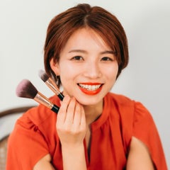 しぎはらあやか/売れる顔を作る！笑顔でブッ刺す毒舌メイク講師のプロフィール
